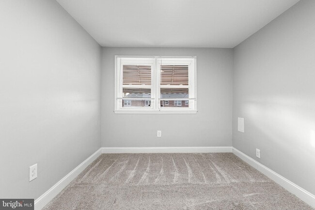 Building Photo - 2203 Redthorn Rd