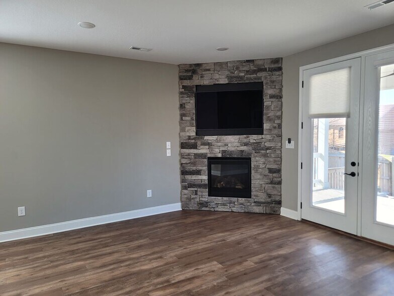 Building Photo - 7009 Wright Rd