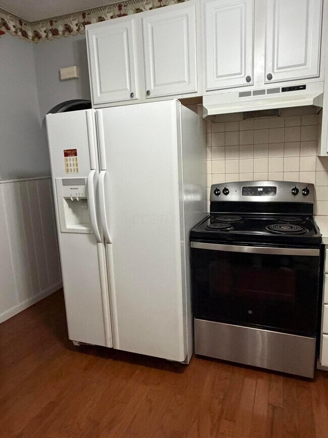 Building Photo - 346 Main St