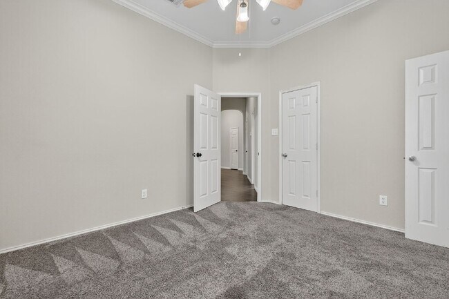 Building Photo - 4353 Mountain Crest Dr