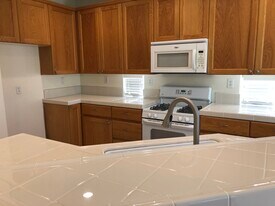 Building Photo - 2954 Cardinal Dr