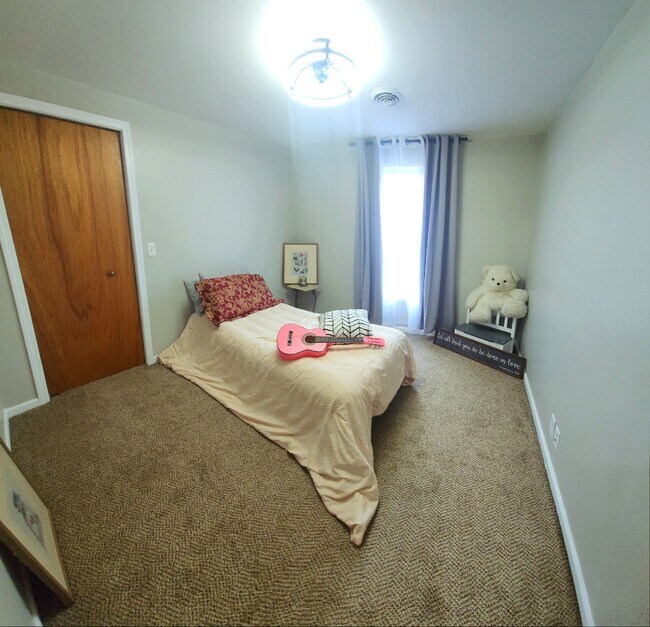 Building Photo - 627 Michigan St