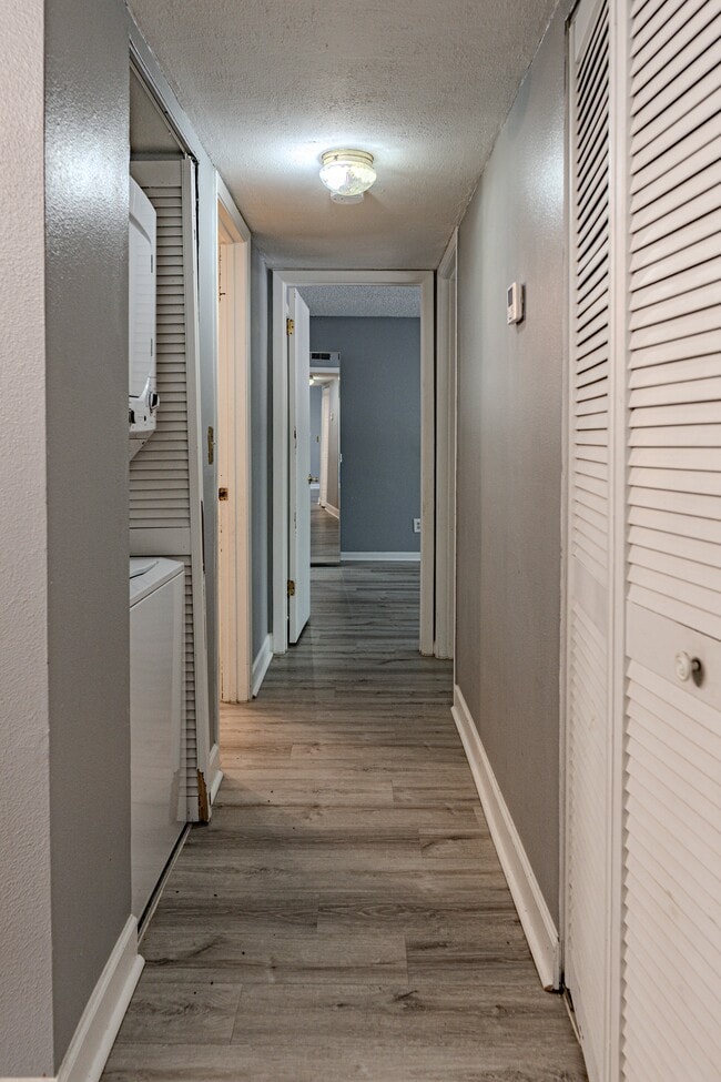 Building Photo - 8215 Sun Spring Cir