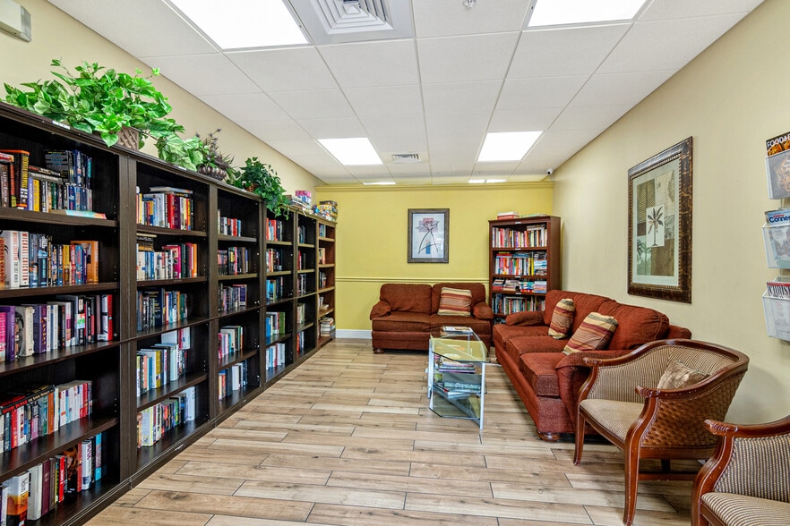 Library - 20230 Estero Gardens Cir