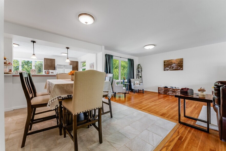 Building Photo - 521 Woodhaven Dr