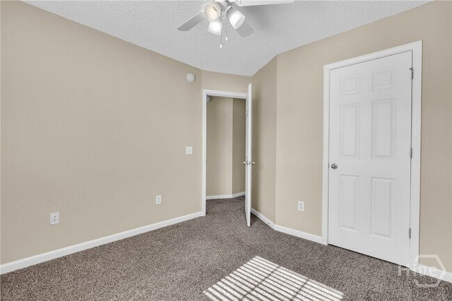 Building Photo - 975 Canyon Oak Loop