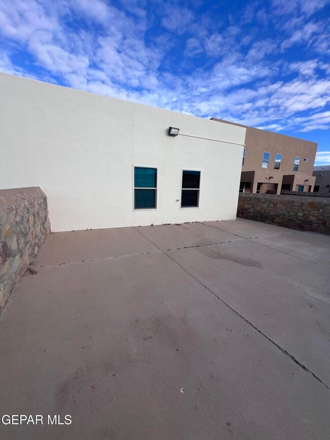 Building Photo - 807 HC Gilbert Minjares Dr