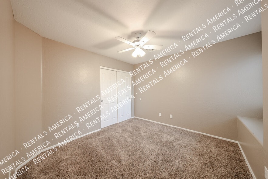 Building Photo - 3719 E Inverness Ave