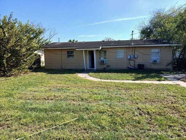 Building Photo - 4937 Blundell Dr