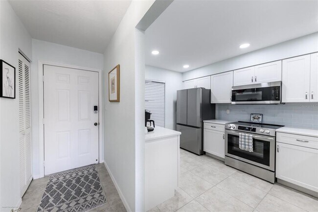 Building Photo - 220 Coldeway Dr