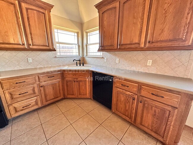 Building Photo - 13201 SW 2nd Terrace