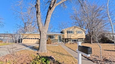 Building Photo - 1028 Skyline Dr