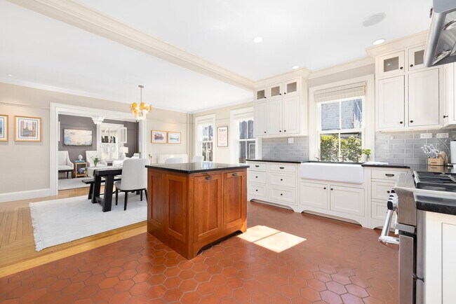 Building Photo - 89 Gibbs Ave