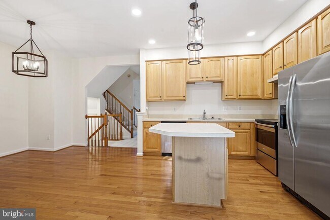 Building Photo - 7728 Effingham Square