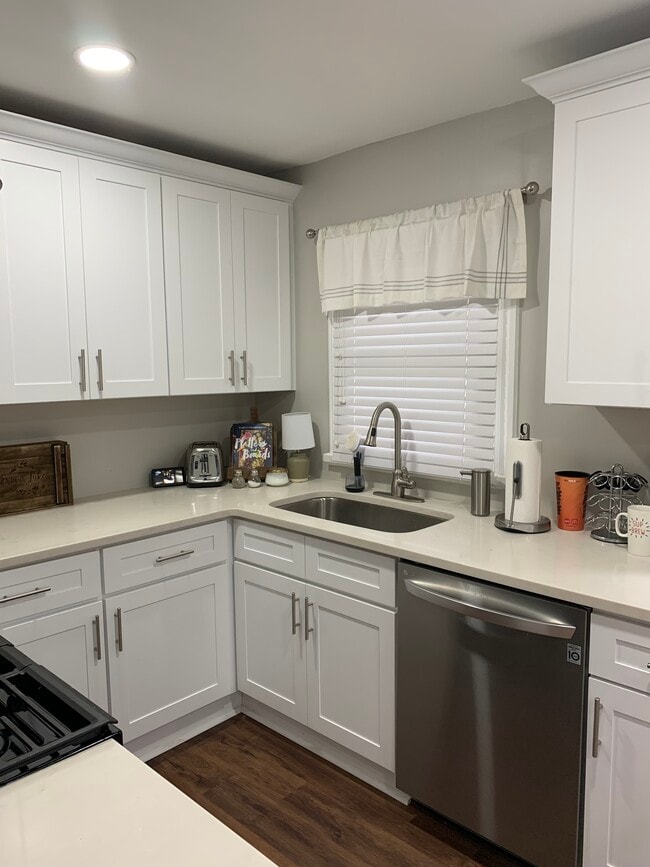 Building Photo - 2328 Johnson Ferry Rd NE