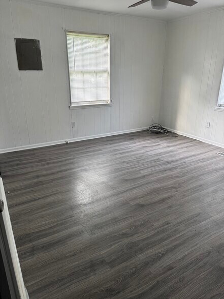Building Photo - 120 Jerry Coleman St
