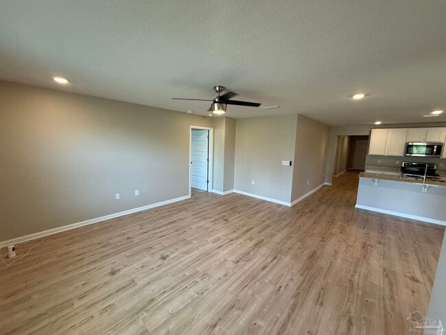 Building Photo - 4041 Whitetail Ln