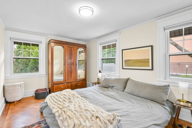 Building Photo - 330 First Ave