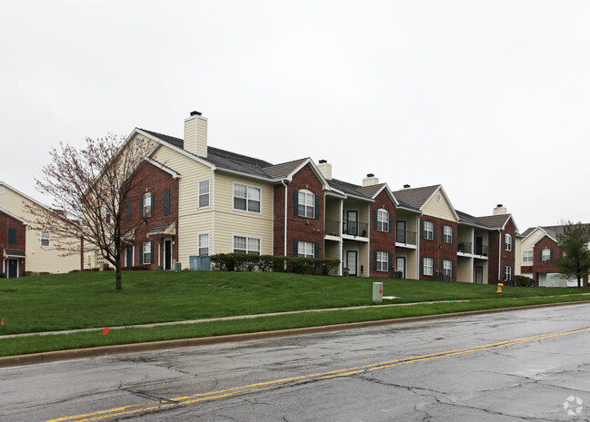 Building Photo - Tomahawk Creek Condominiums