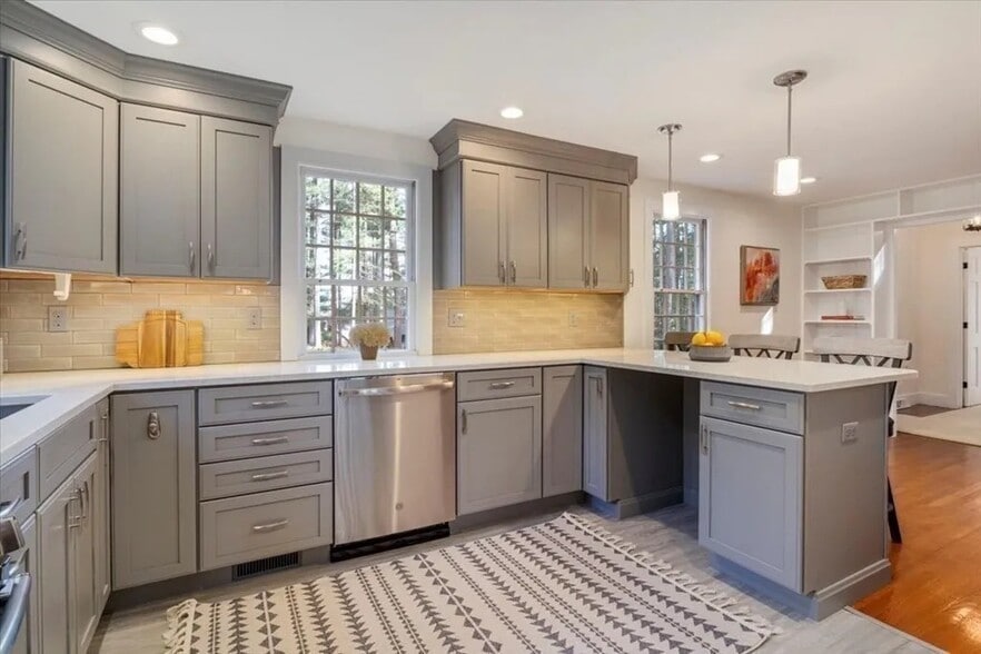 Building Photo - 16 King Philip Trl