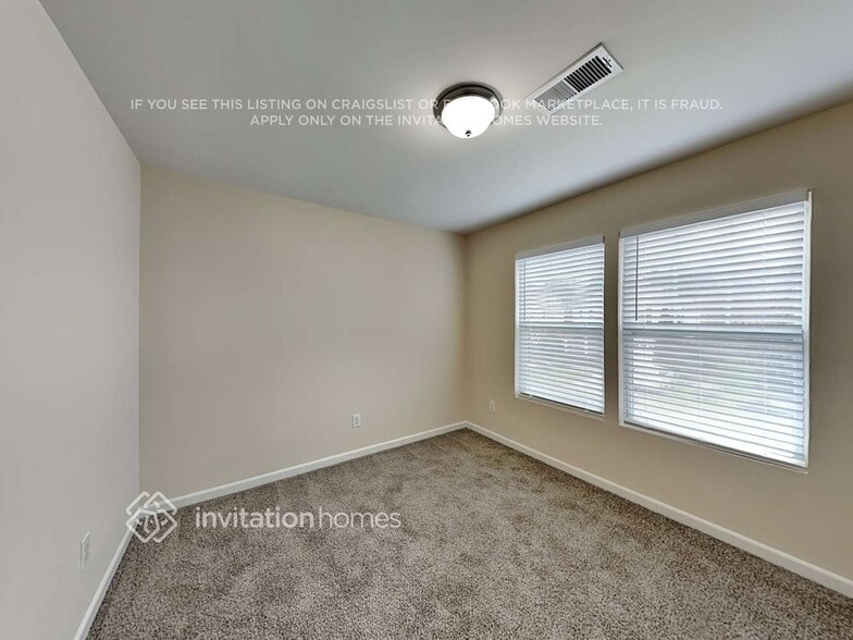 Building Photo - 1052 Sapphire Dr