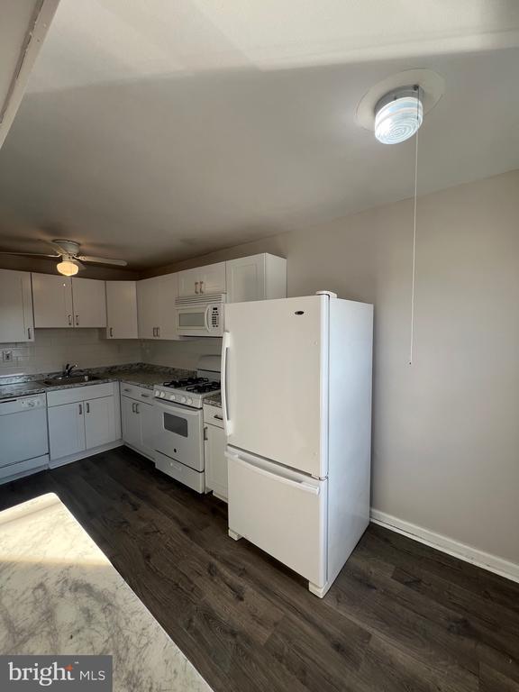 Building Photo - 952 Grant Rd