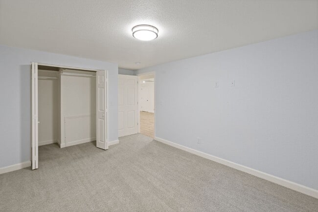 Building Photo - Spacious 6-Bedroom / 3.5-Bath Home — Great Location + Solar Savings!