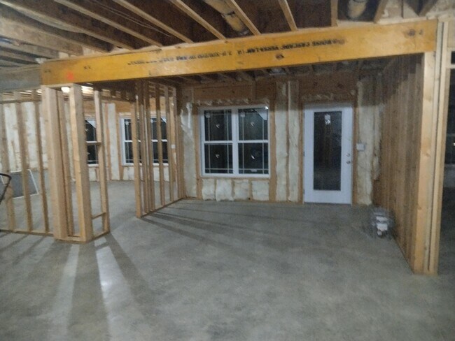 Building Photo - 121 Dove Run Cir