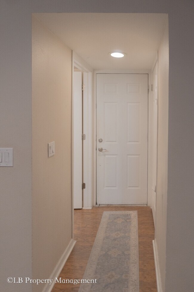 Building Photo - 4780 N Foxtail Dr