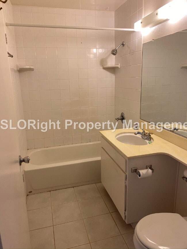 Building Photo - AVAILABLE SEPTEMBER- 2 Bedroom/ 2 Bathroom Condo In Laguna Lake Area