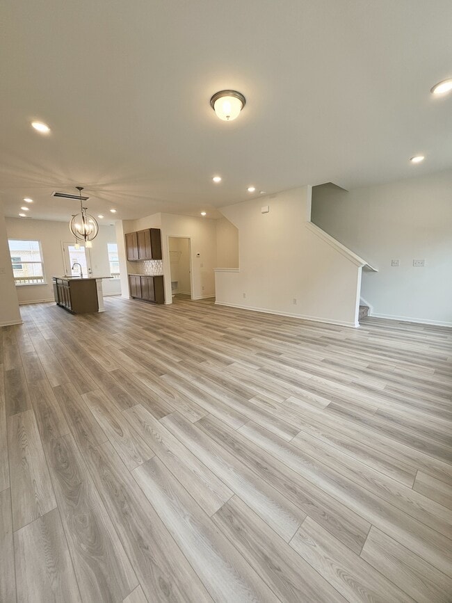 Building Photo - 128 Rosebush Ln