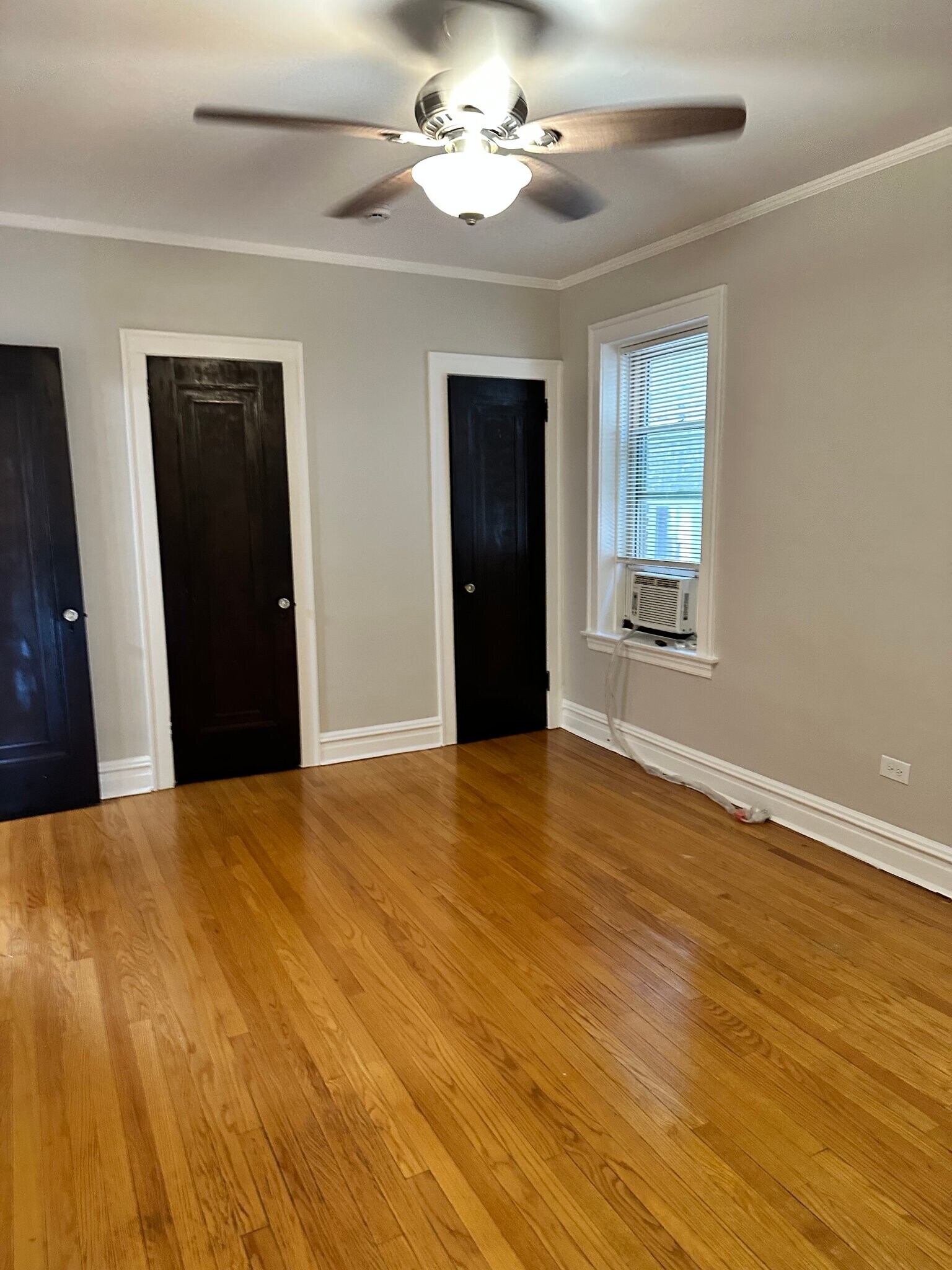 Building Photo - 723 Dobson St