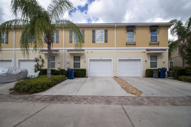 Building Photo - 3 Bedroom 2.5 Bath Townhome San Michele