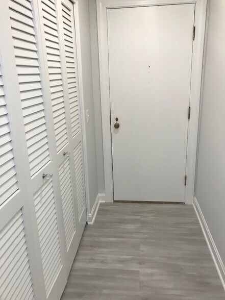 Building Photo - 205 Great Rd