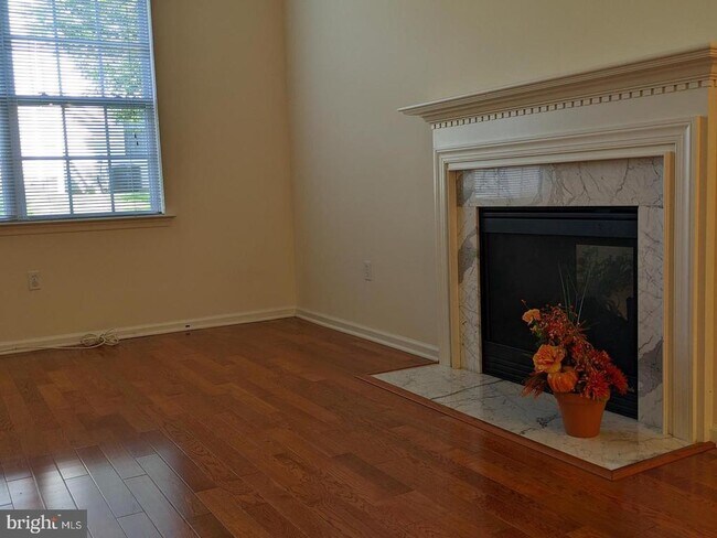 Building Photo - 252 Brinley Dr