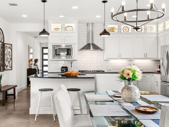 Building Photo - 3711 Garden Villa Ln