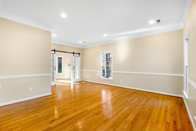 Building Photo - 9200 Brechin Dr