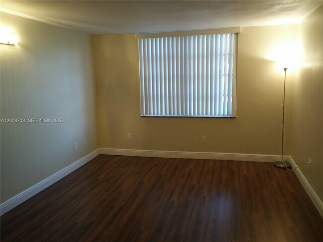 Building Photo - 3285 Foxcroft Rd