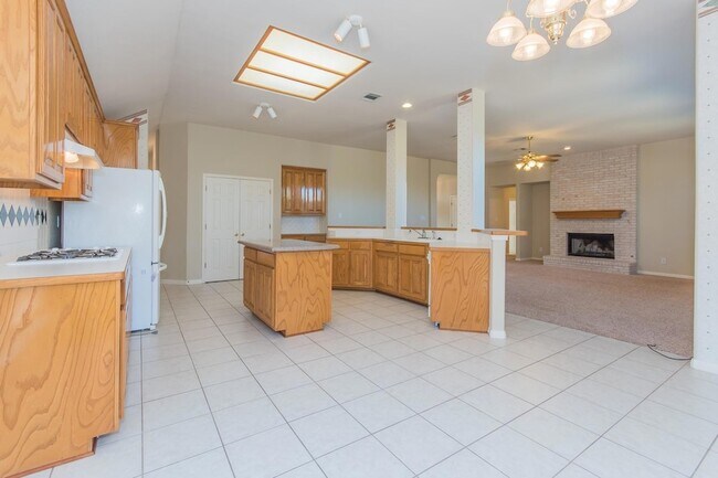 Building Photo - 15808 Chatham Wood Dr