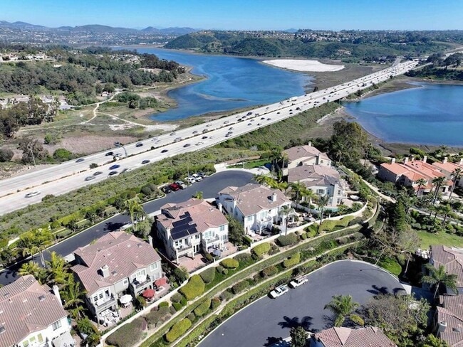 Building Photo - 7479 Mermaid Ln