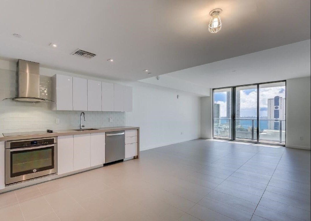 Building Photo - 1600 NE 1st Ave