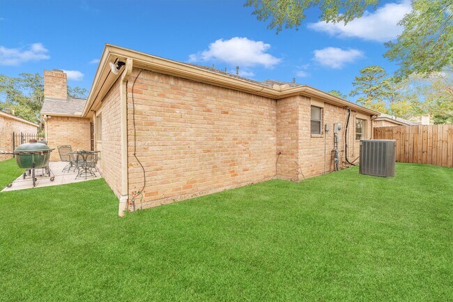 Building Photo - 6603 Pauma Dr
