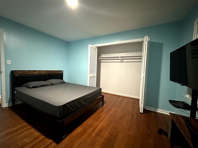 Building Photo - 4408 Leota Dr