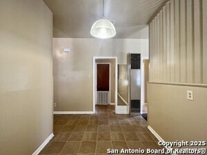 Building Photo - 120 Gifford St