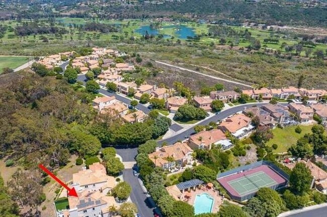 Building Photo - Desirable 2 Bedroom 2.5 Bathroom Townhome ...