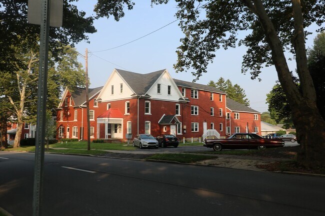 Building Photo - Flexible move in date! Two Bedroom apartme...