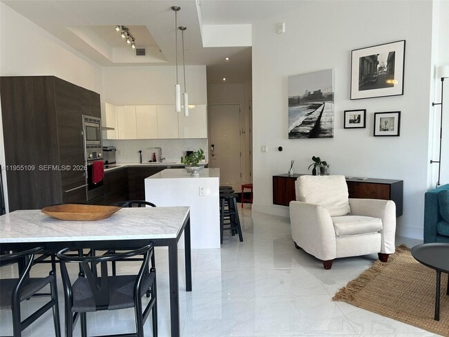 Building Photo - 301 Altara Ave