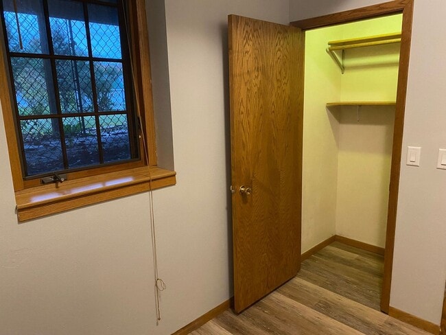 Building Photo - 4407-4409 Forest Valley Rd