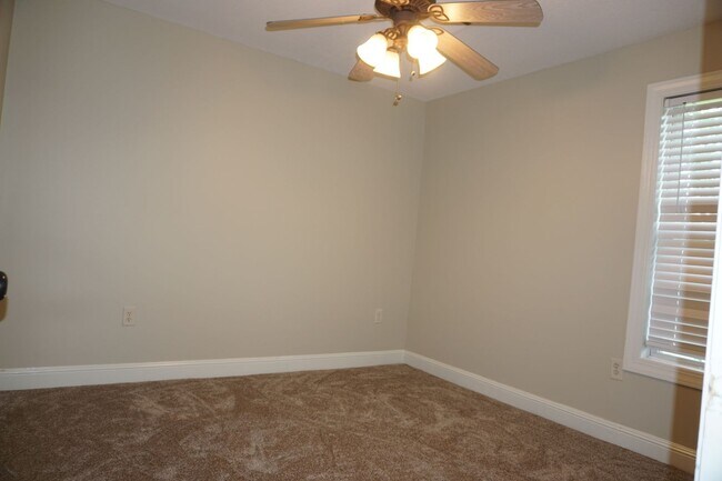 Building Photo - 4 Bed 2 Bath two car garage  Home