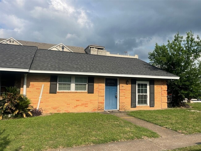 Building Photo - 9775 Pine Lake Dr